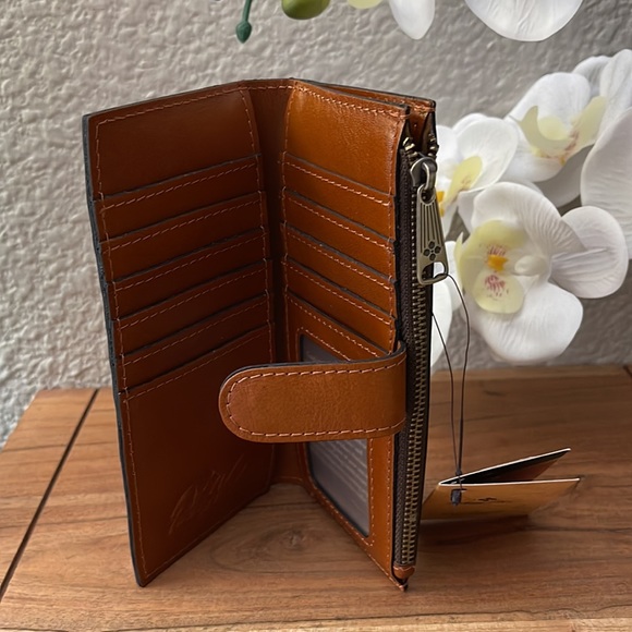 💖🆕💖Patricia Nash NAZARI Travel Sticker Print Leather RFID Wallet Collection - Picture 13 of 16